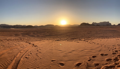 Západ slnka na púšti