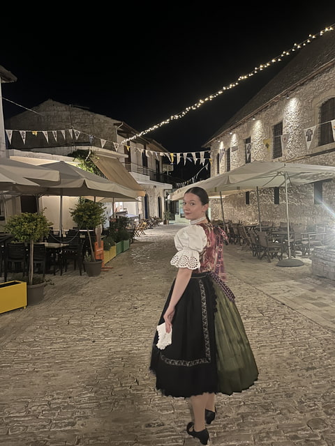 netradične tradičné folklórne leto 🩷